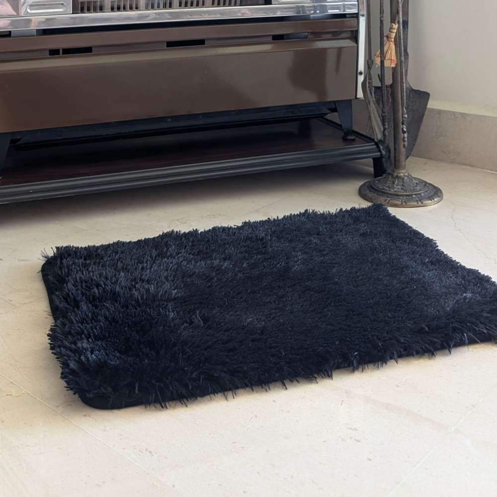 Floor Mat Black Poly-Fur 43cm x 61cm