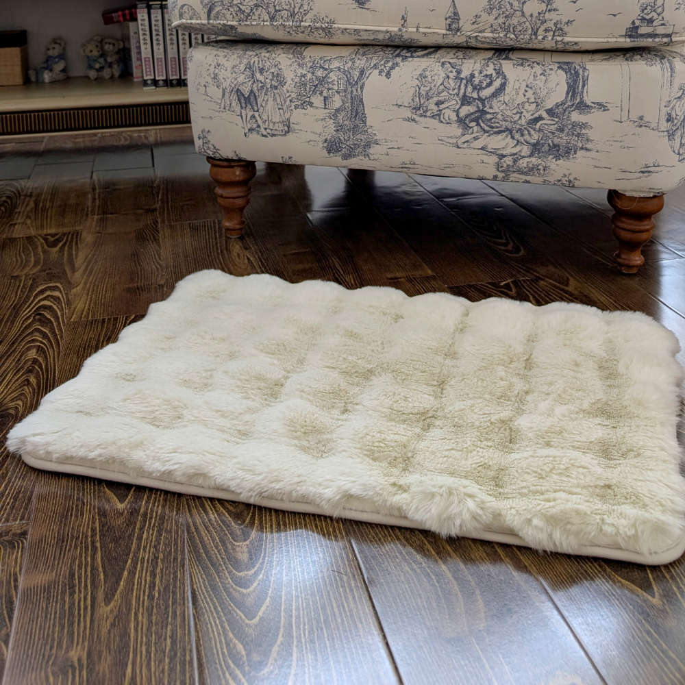 Floor Mat White Wavy 43cm x 61cm