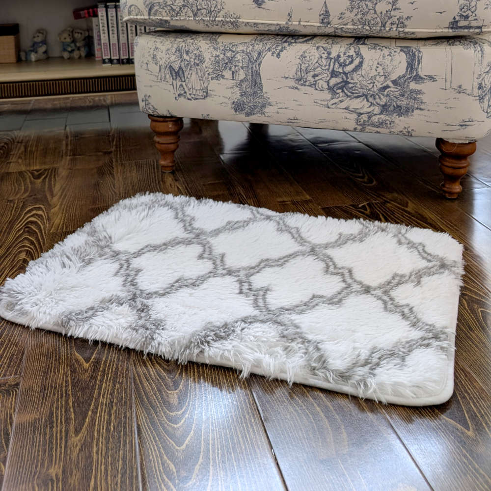 Floor Mat White Pattern 43cm x 61cm
