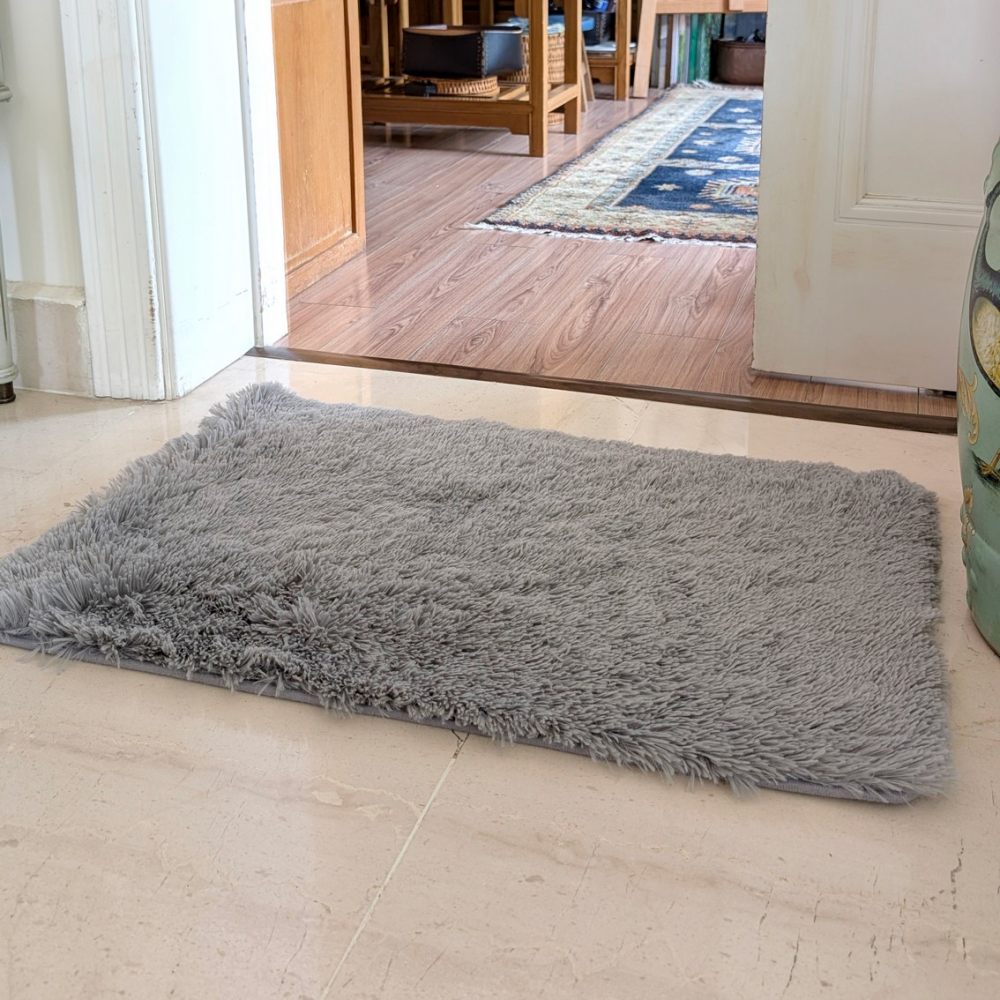 Floor Mat Gray Poly-Fur 50cm x 76cm
