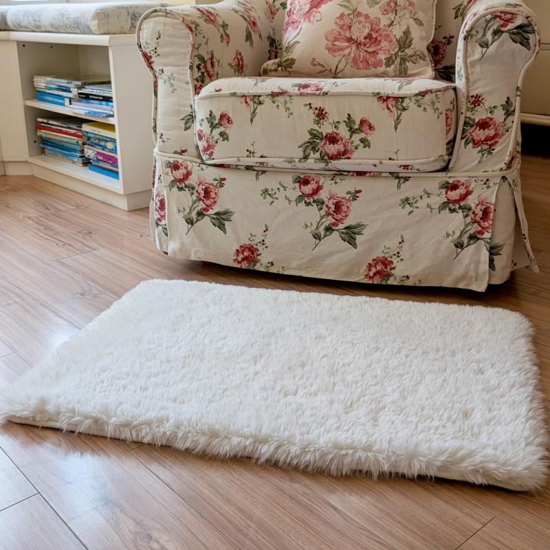 Floor Mat White Premium Fur 50cm x 76cm