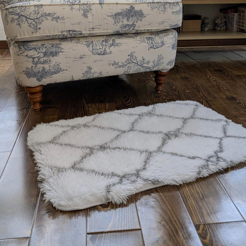 Floor Mat White Pattern 50cm x 76cm