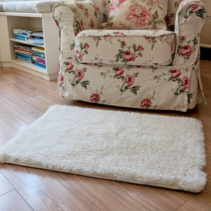 Floor Mat White Poly-Fur Shiny 50cm x 76cm