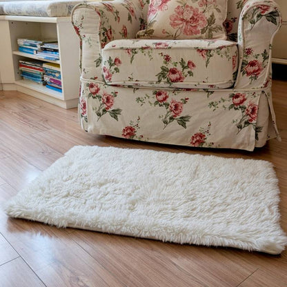 Floor Mat White Poly-Fur Shiny 50cm x 76cm