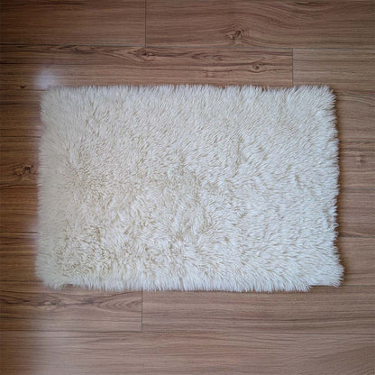 Floor Mat White Poly-Fur Shiny 50cm x 76cm
