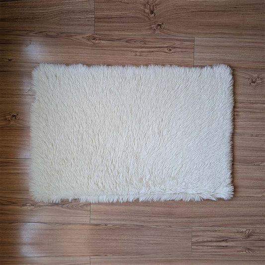 Floor Mat White Poly-Fur Shiny 50cm x 76cm