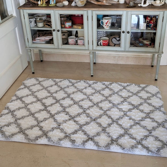 Floor Mat White Pattern 120cm x 152cm