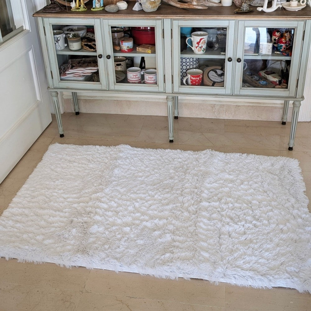Floor Mat White Poly-Fur 120cm x 152cm